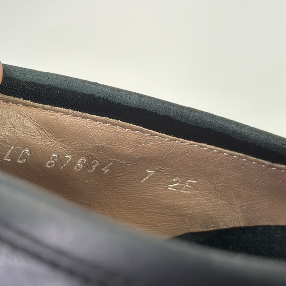 Salvatore Ferragamo Men's Black Leather Loafer Shoe - Picture 10 of 12